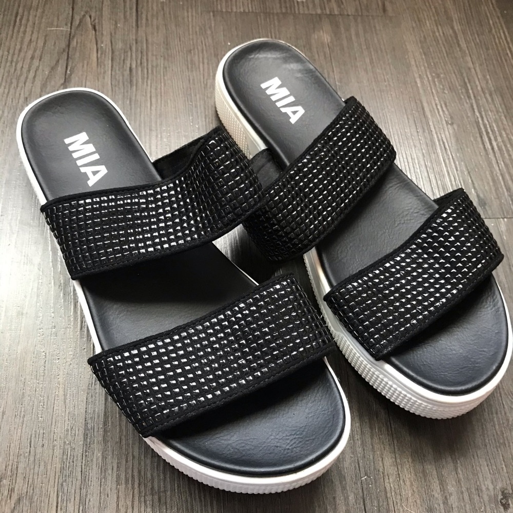 Sz 7.5 slide sandal